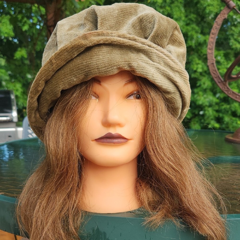 Tan Newsboy Cap Soft Material Casual Style